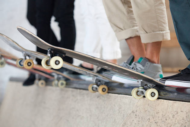 Skateboards aan rand van ramp