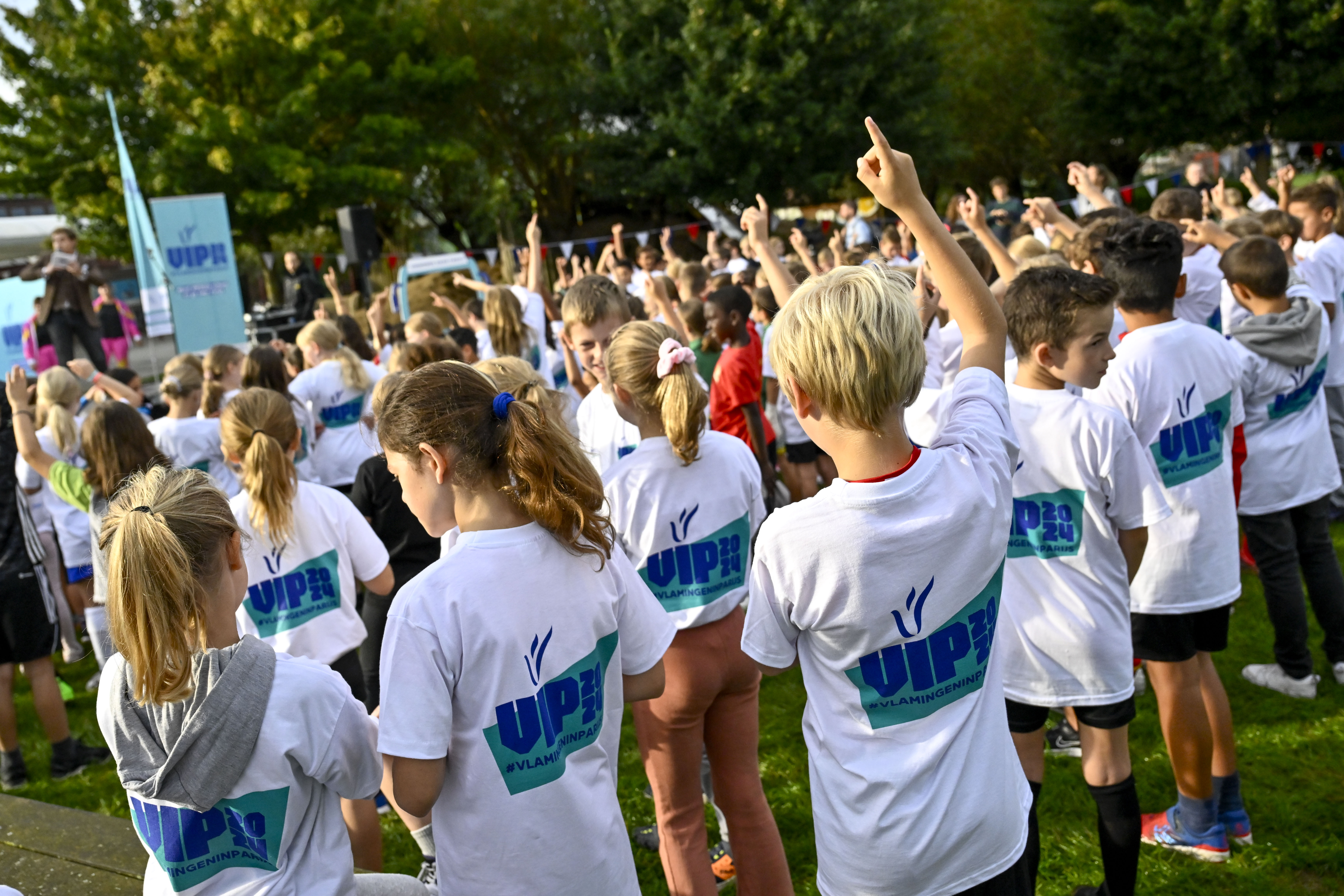 Kinderen sporten met topsporters