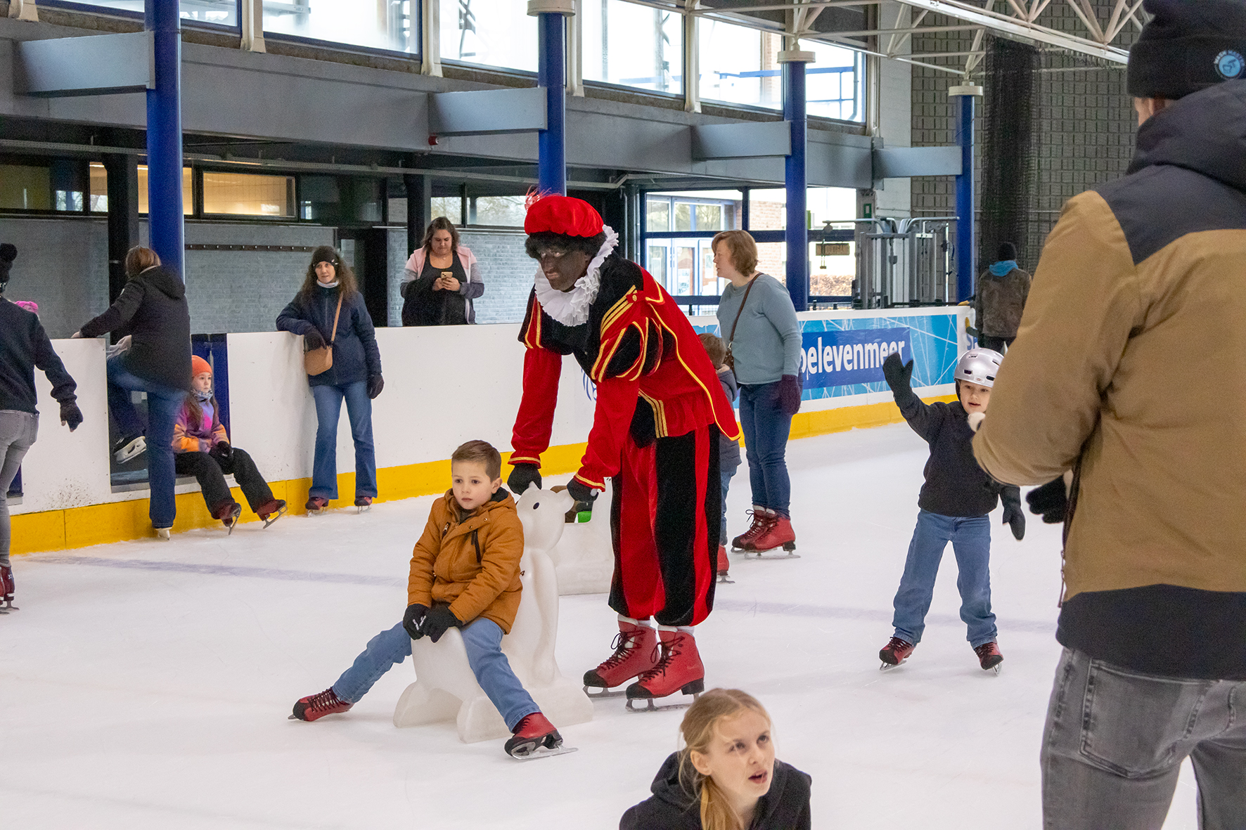 Sfeerbeelden schaatpieten Hasselt